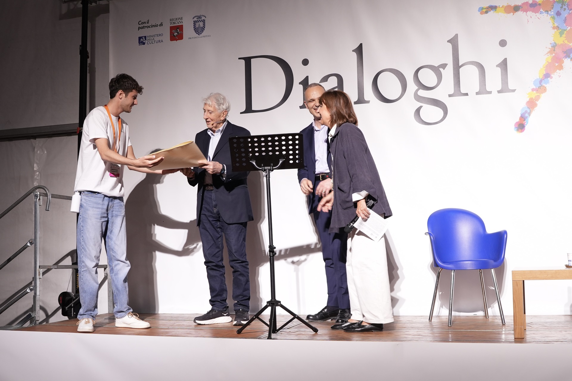Il premio internazionale dei Dialoghi a Corrado Augias