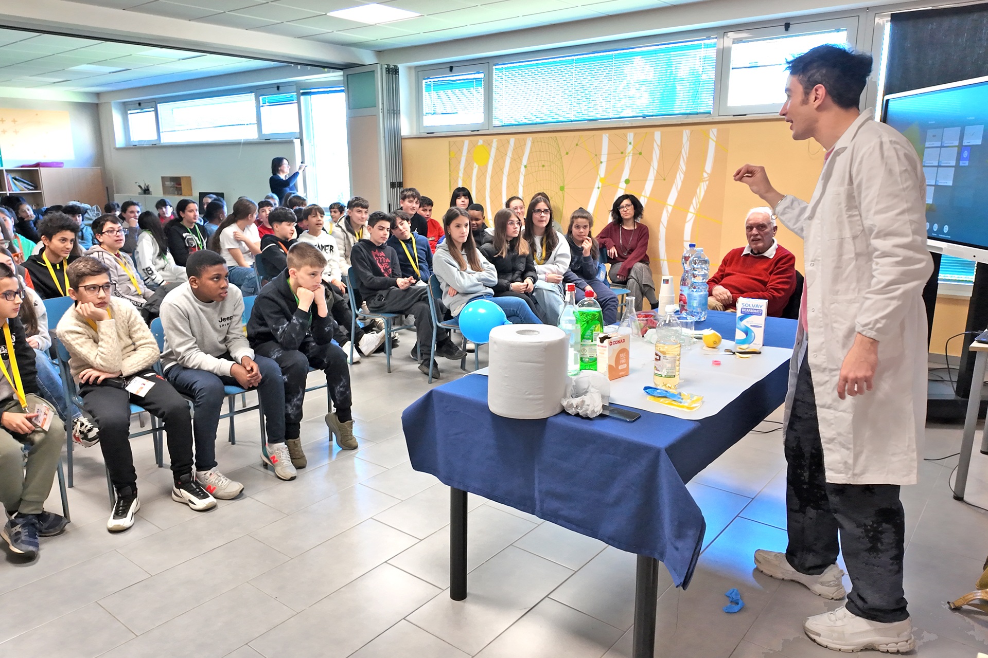 Incontri nelle scuole con Marco Martinelli, testimonial dell'edizione 2024/2025 di Sì... Geniale!